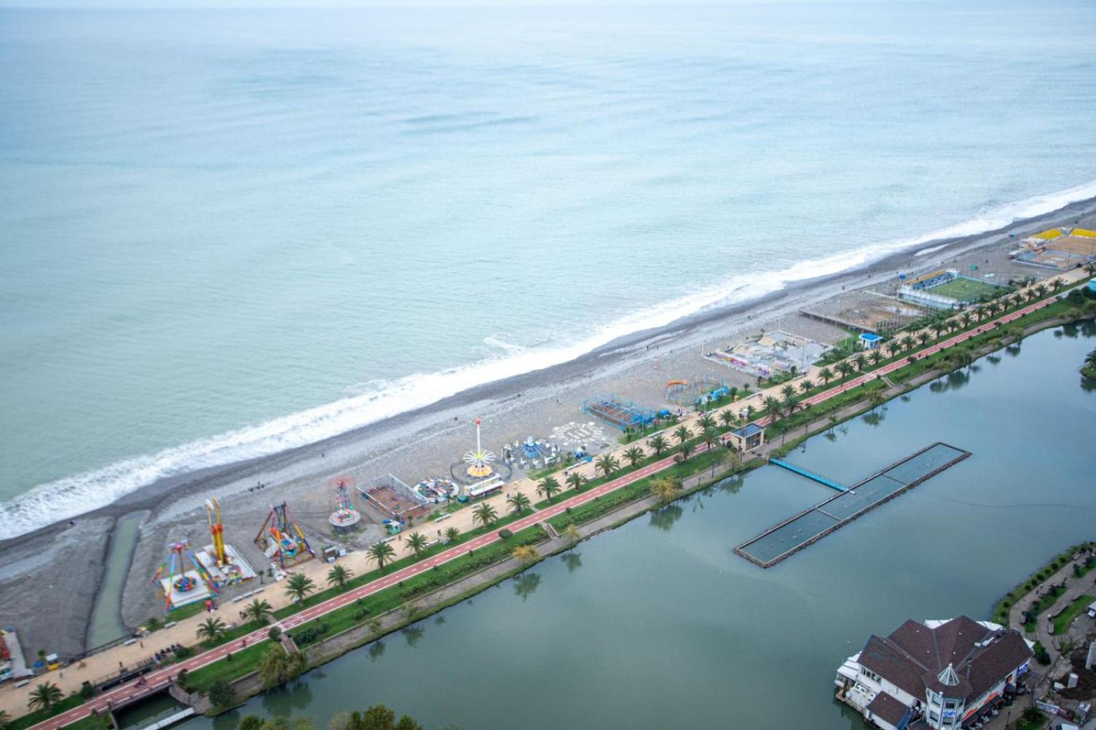 Suites Orbi City Aparthotel Batumi Esterno foto
