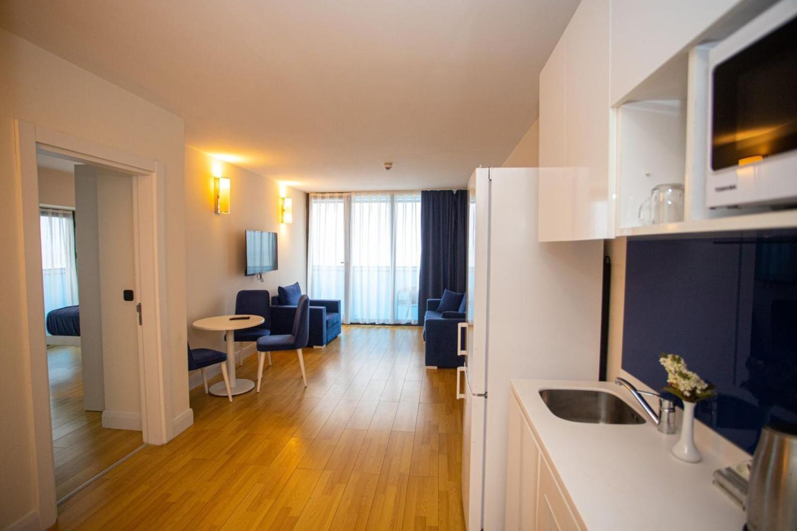 Suites Orbi City Aparthotel Batumi Esterno foto