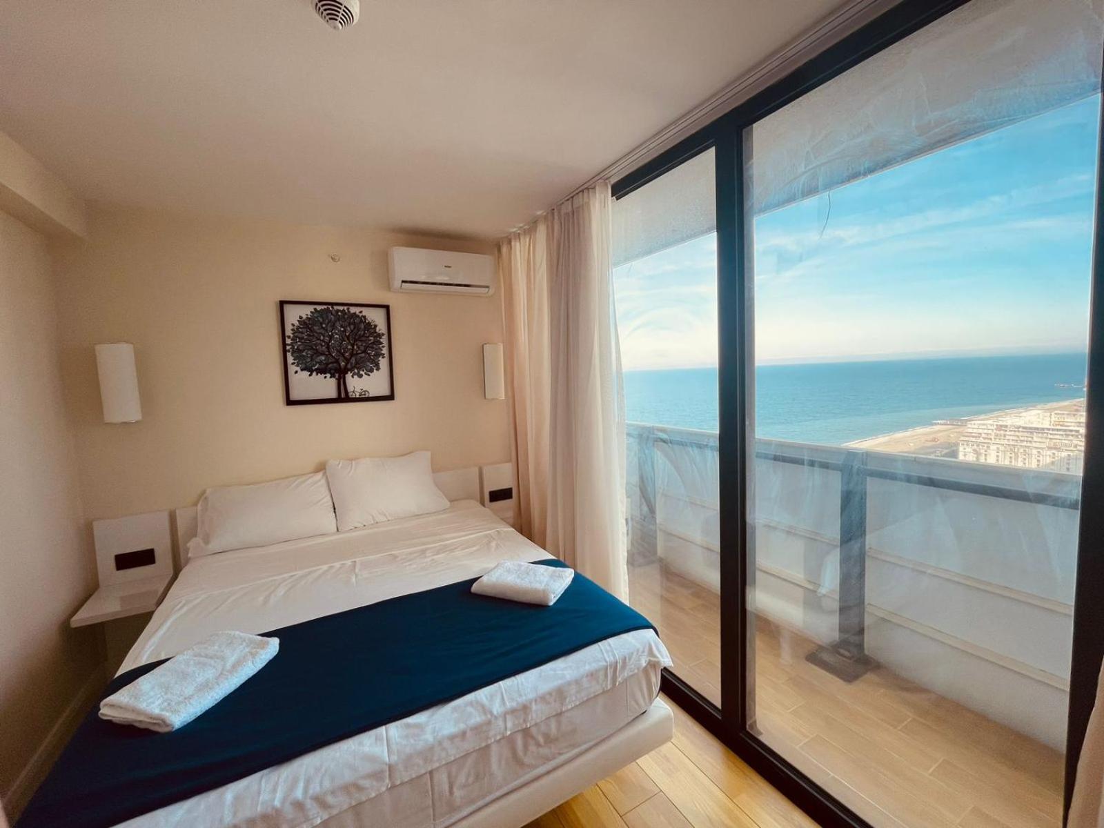 Suites Orbi City Aparthotel Batumi Esterno foto
