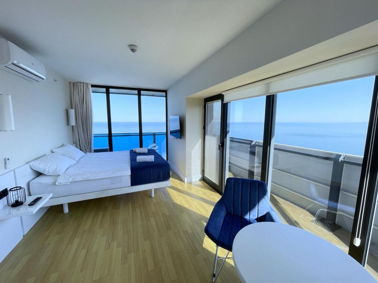 Suites Orbi City Aparthotel Batumi Esterno foto