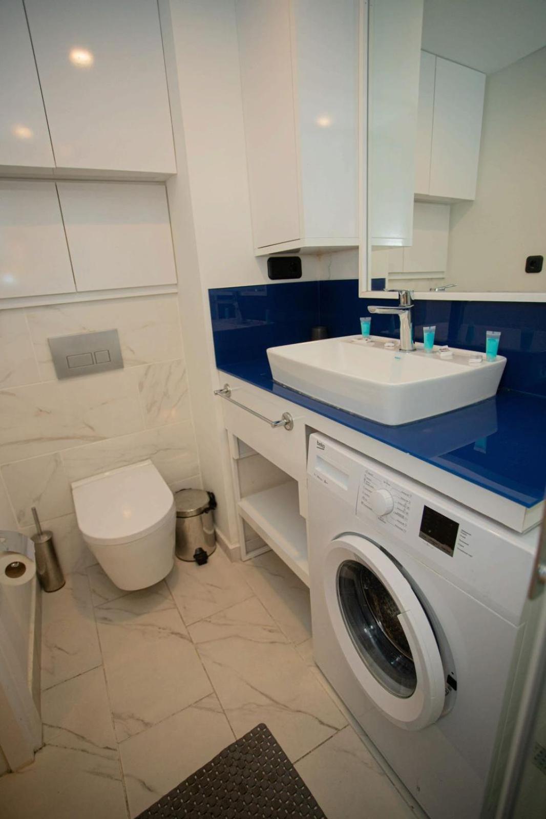 Suites Orbi City Aparthotel Batumi Esterno foto