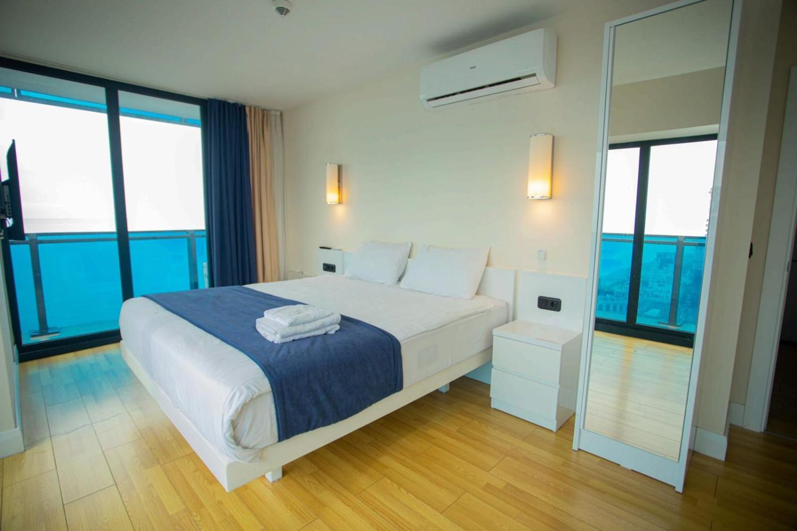Suites Orbi City Aparthotel Batumi Esterno foto