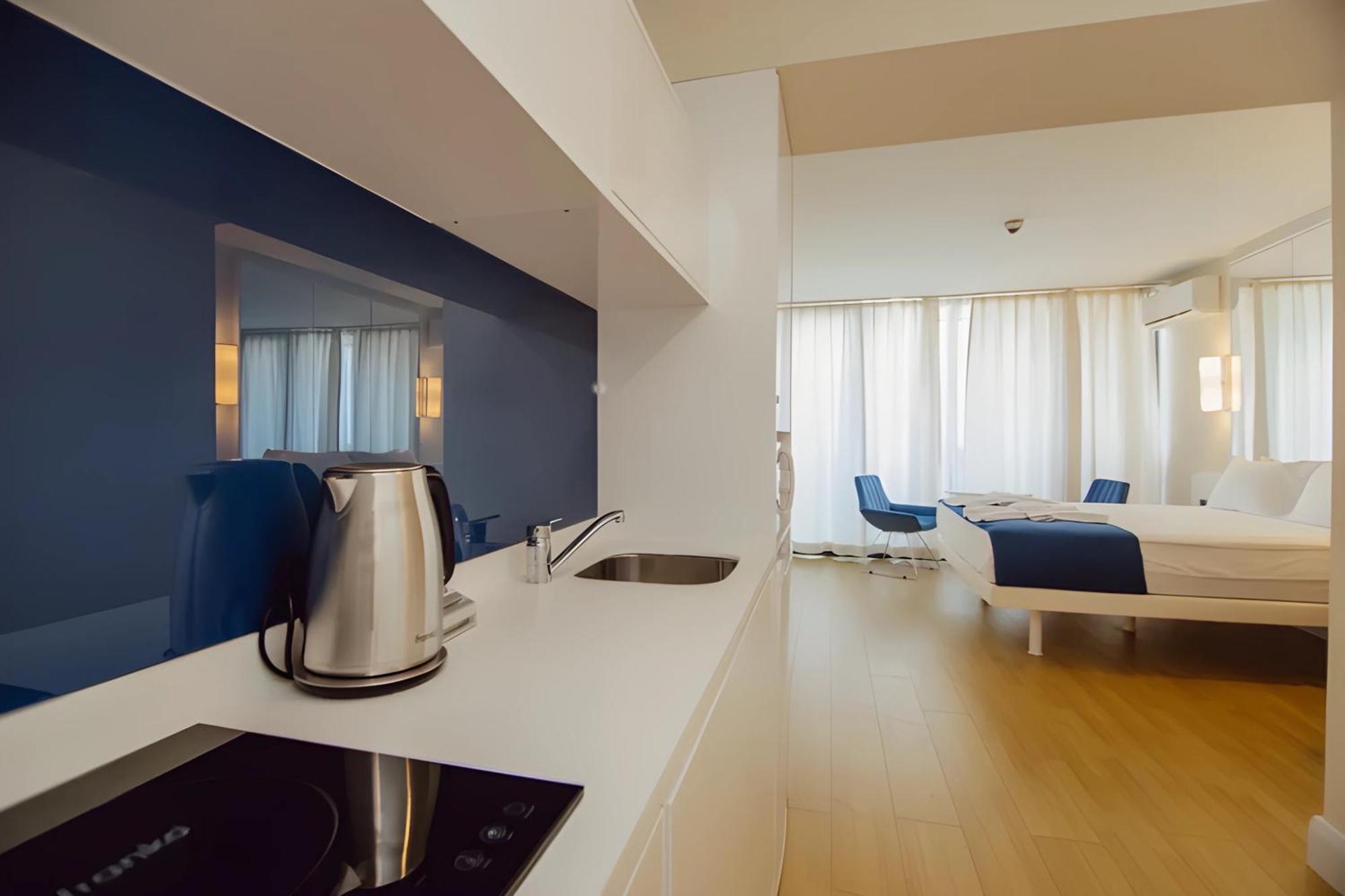 Suites Orbi City Aparthotel Batumi Esterno foto