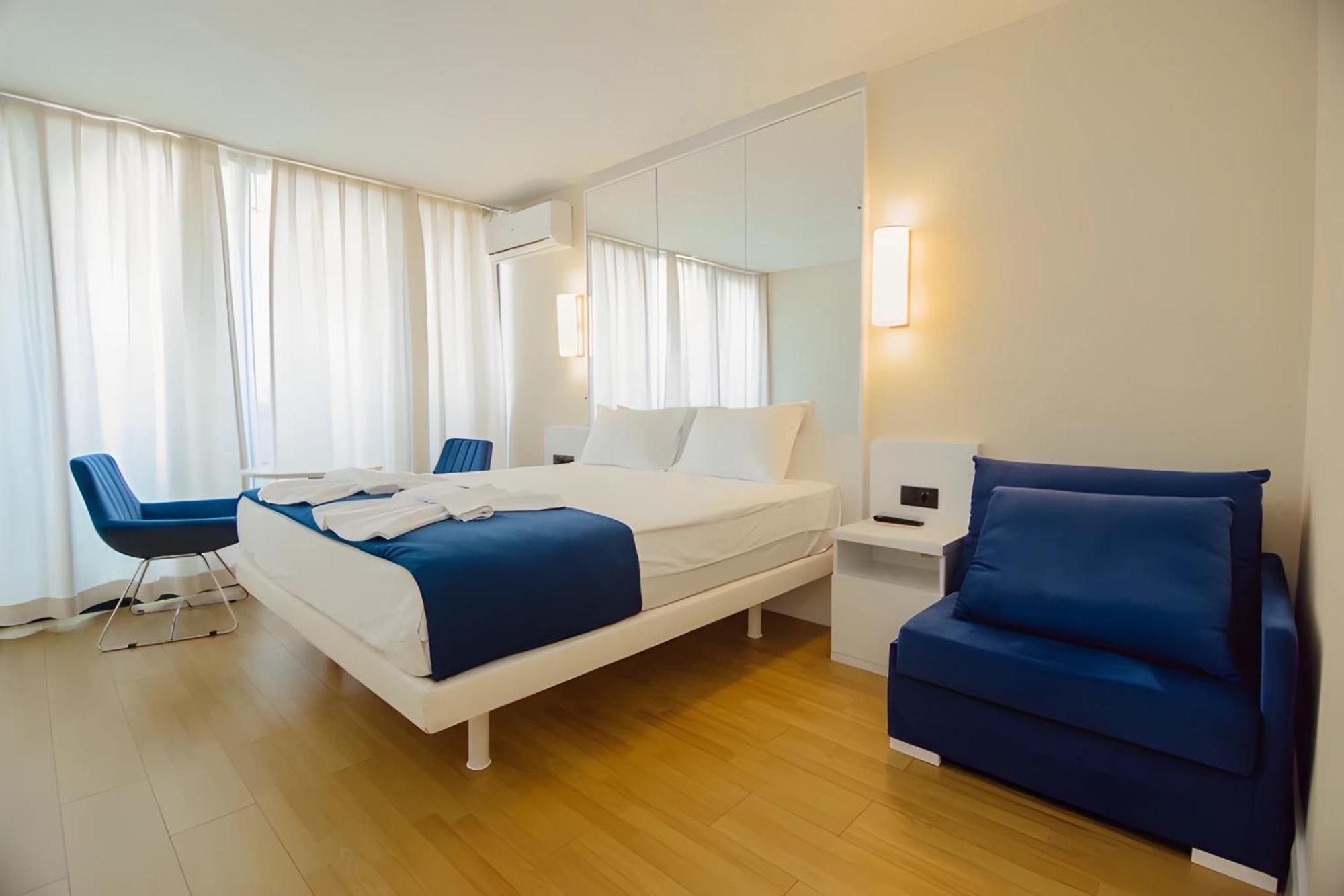 Suites Orbi City Aparthotel Batumi Esterno foto
