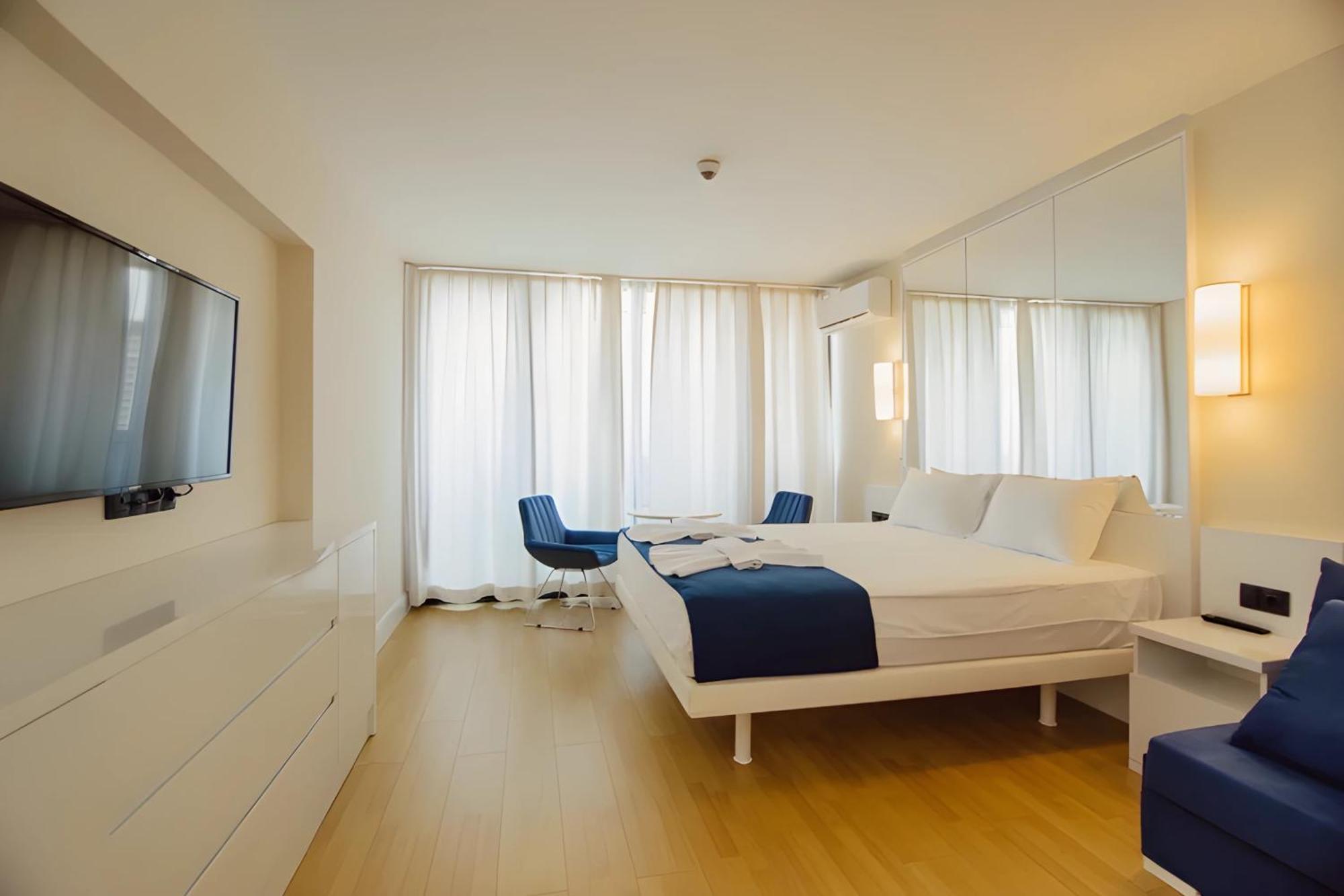 Suites Orbi City Aparthotel Batumi Esterno foto